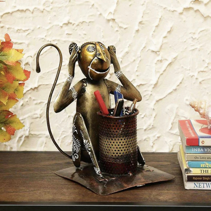 Monkey Pen Stand