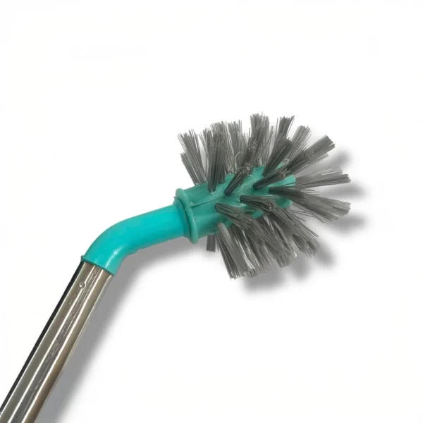 Heavy-duty bottle brush head with sturdy bristles for efficient scrubbing.