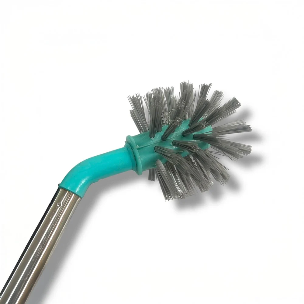 Heavy-duty bottle brush head with sturdy bristles for efficient scrubbing.